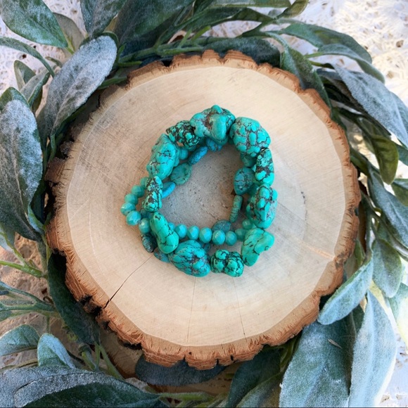 Natural Blue Kingman Turquoise Ithica Peak Nugget & Howlite Gemstone Bracelets - Picture 6 of 8